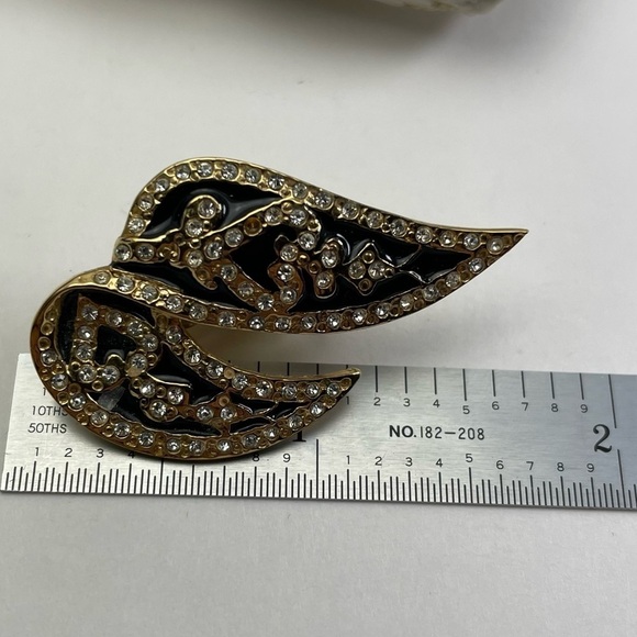 Vintage Signed Butler Large Brooch And Clip On Earrings - Picture 14 of 15